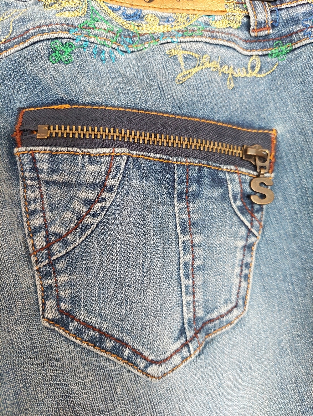 Desigual Refriposas Embroidered Exotic Slim Jeans – Size 26 (US 4) - Picture 6 of 13